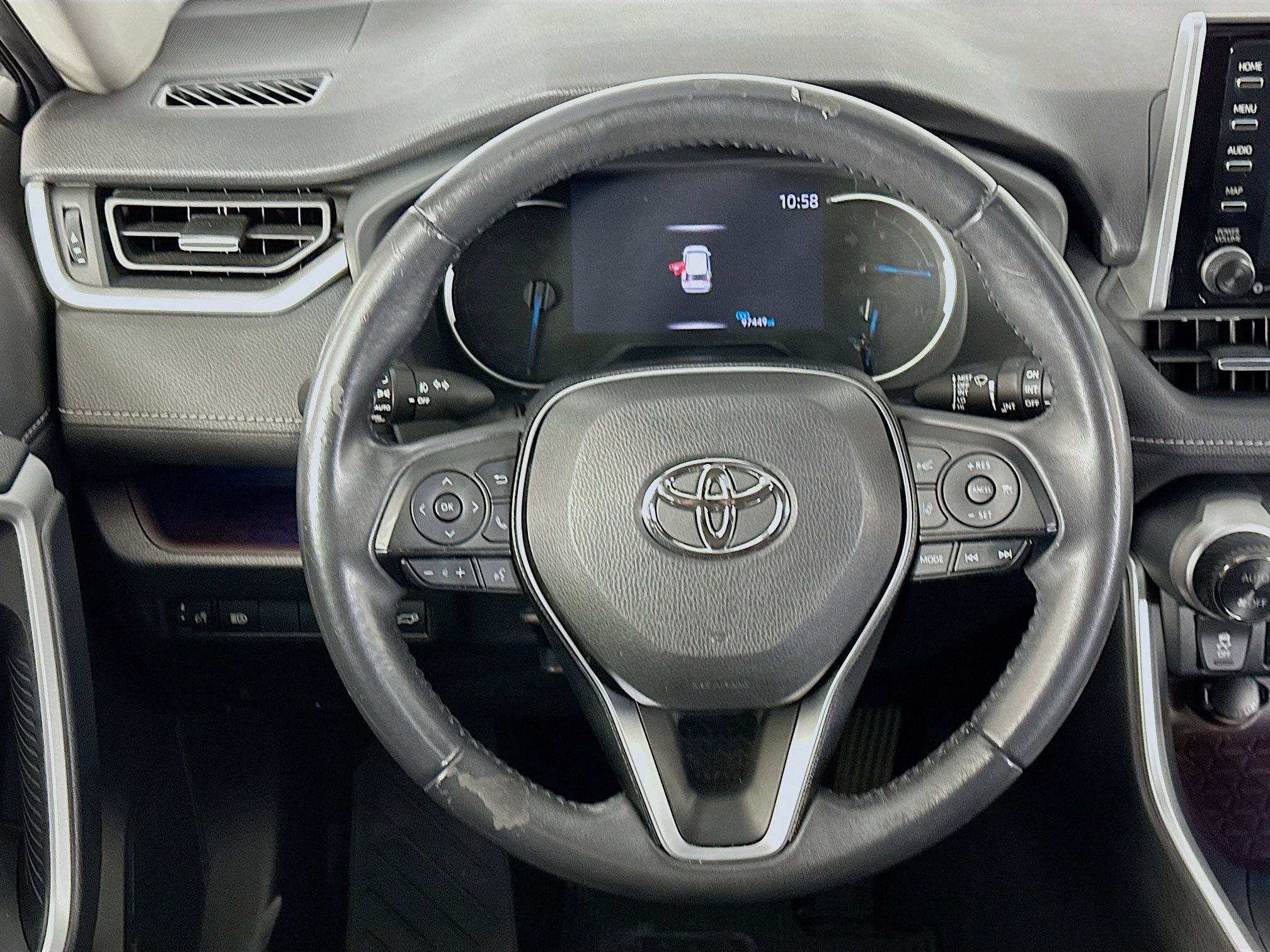 Used 2019 Toyota RAV4 Limited image 18
