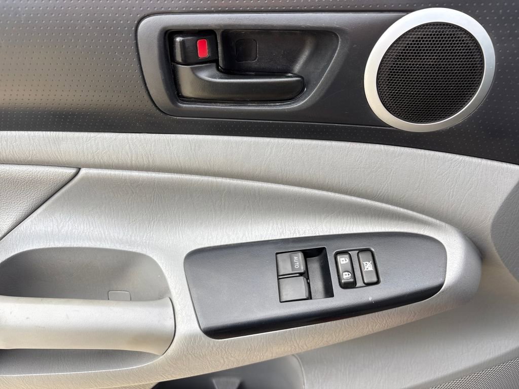 Used 2015 Toyota Tacoma 4x4 Access Cab V6 image 16