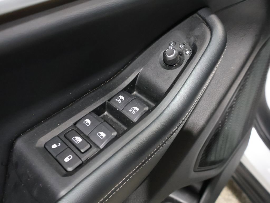 Used 2024 Jeep Grand Cherokee L Limited w/ Luxury Tech Group II image 15