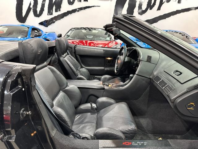 Used 1993 Chevrolet Corvette Convertible image 18