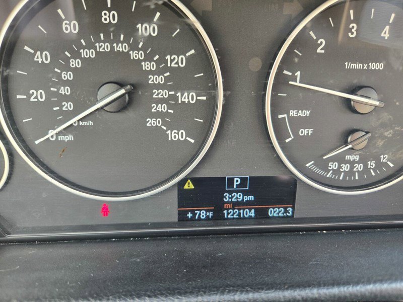 Used 2014 BMW 320i xDrive Sedan image 16