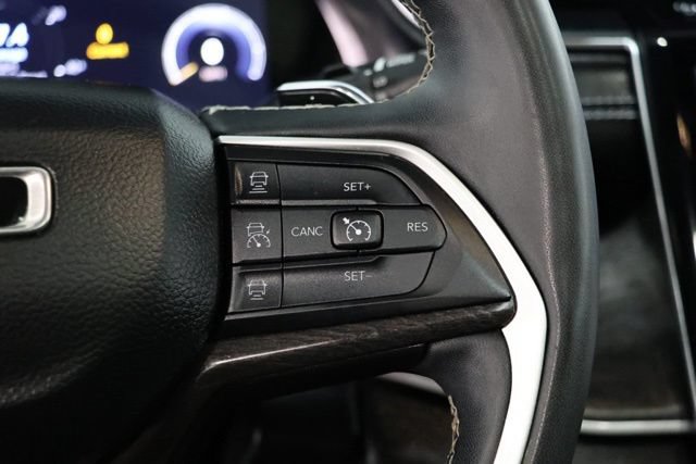 Used 2023 Jeep Grand Cherokee L Limited w/ Luxury Tech Group II AWD/4WD image 24