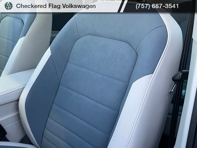 New 2026 Volkswagen Jetta SE FWD image 24