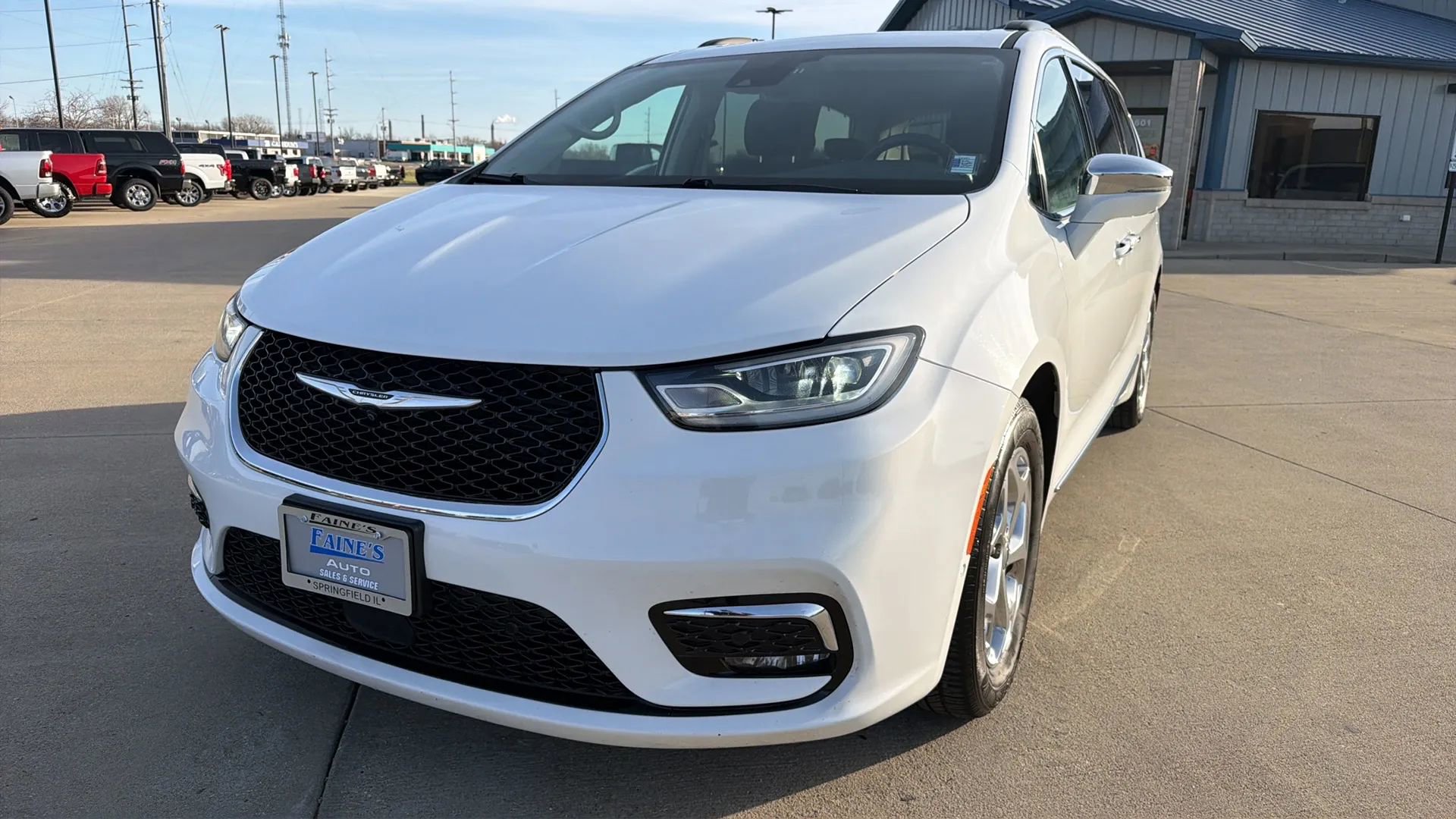 Used 2022 Chrysler Pacifica Limited image 4