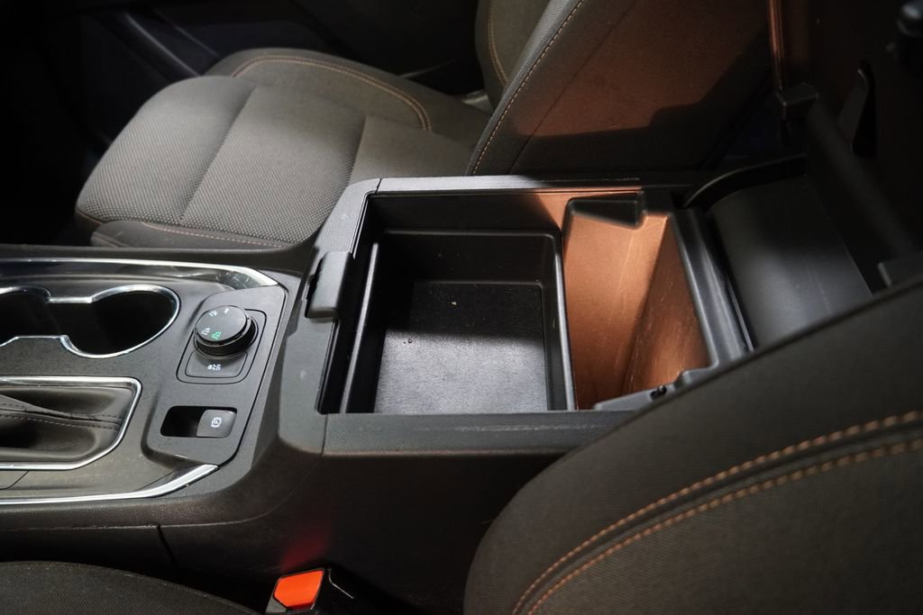 Used 2018 Chevrolet Traverse LT image 24