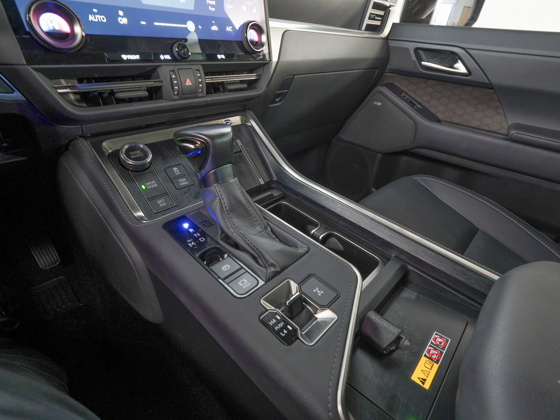 Used 2025 Lexus GX 550 550 Luxury w/ Cold Area Package image 25