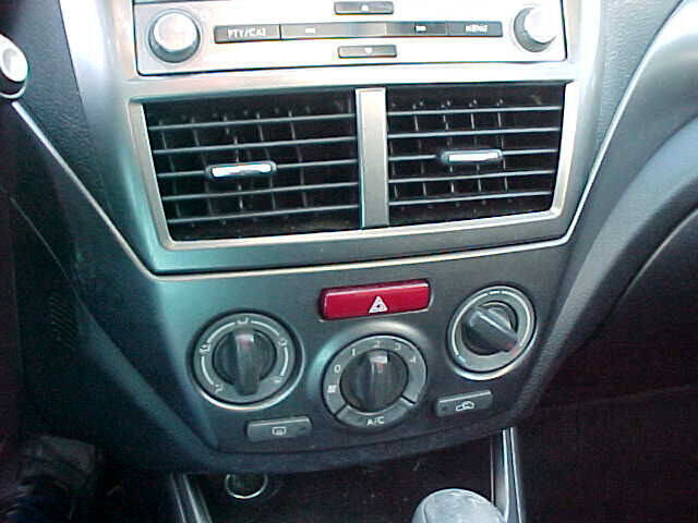 Used 2011 Subaru Impreza 2.5i image 16