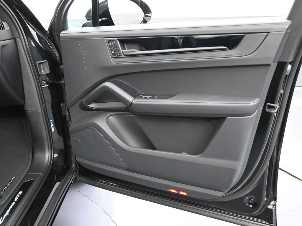 New 2026 Porsche Cayenne GTS image 29