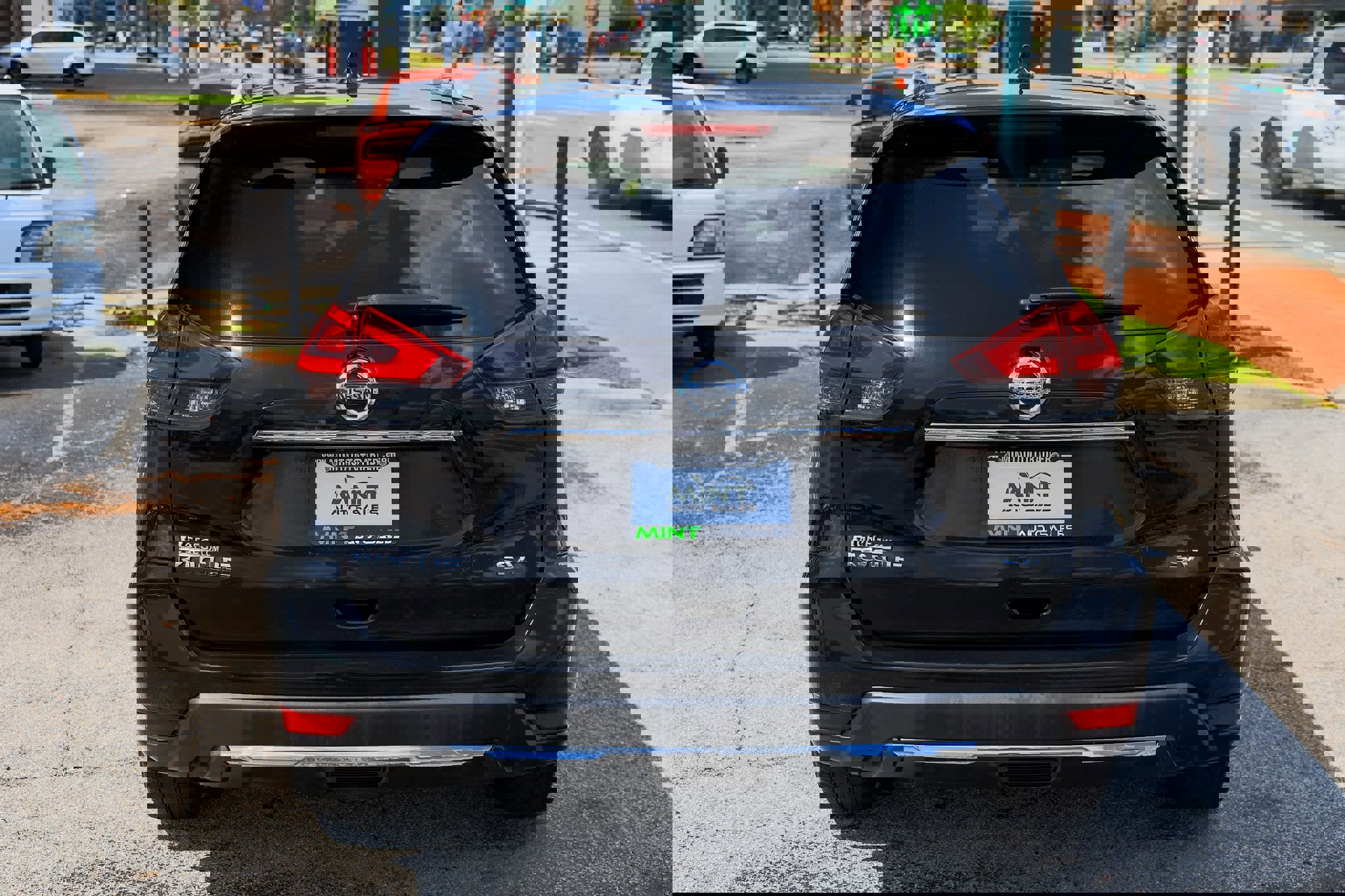 Used 2019 Nissan Rogue SV image 14