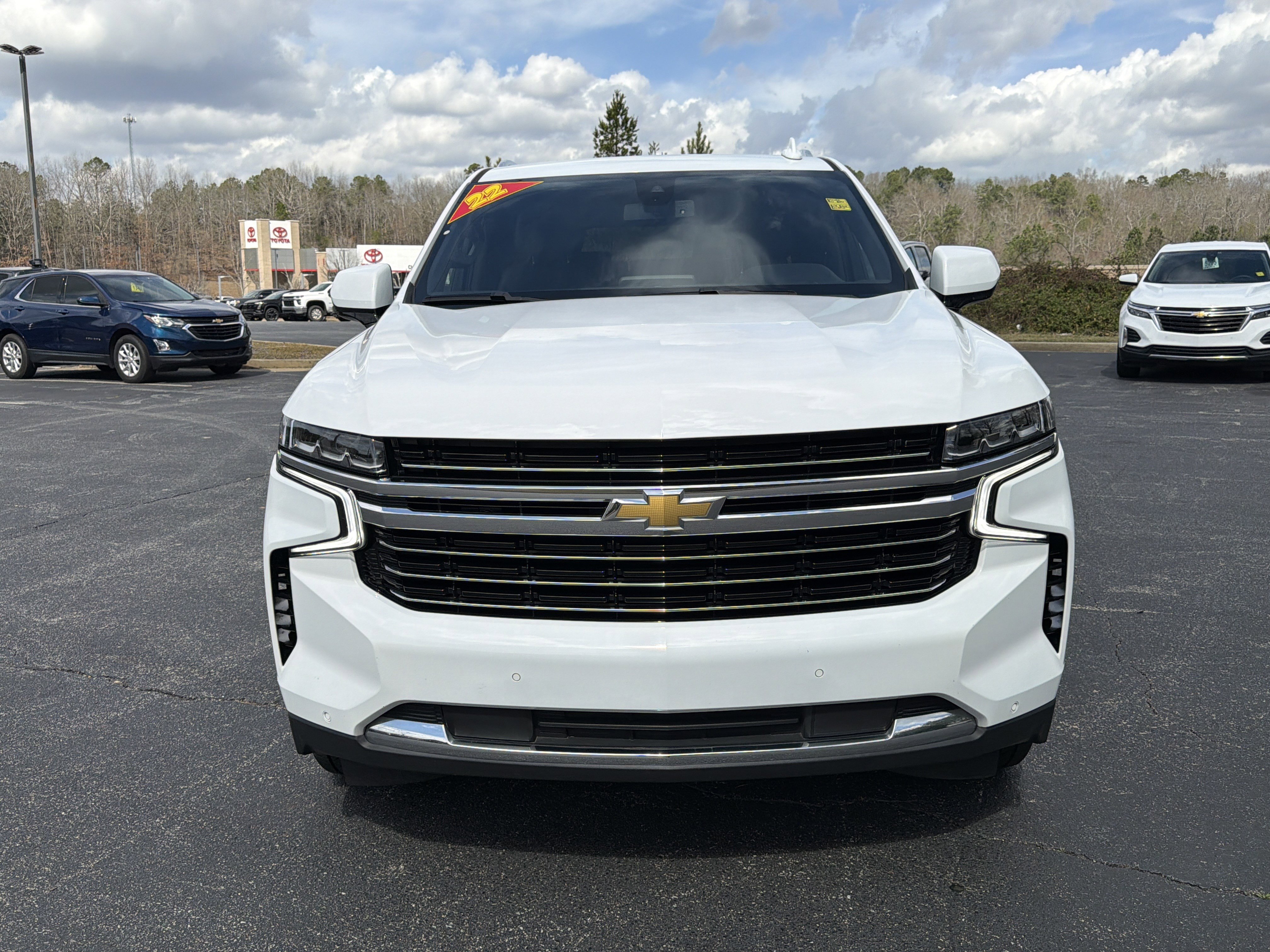 Used 2022 Chevrolet Suburban LT image 2
