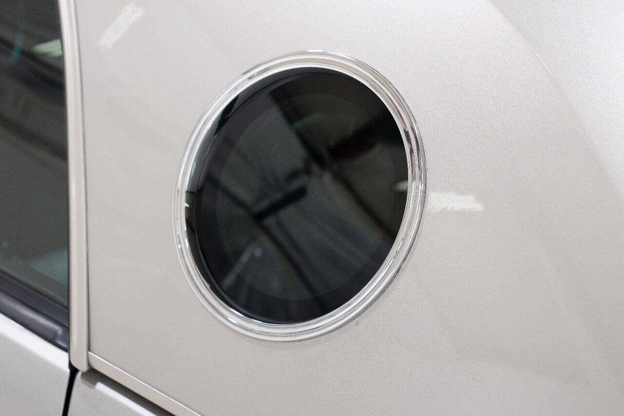 Used 2005 Ford Thunderbird Deluxe image 18