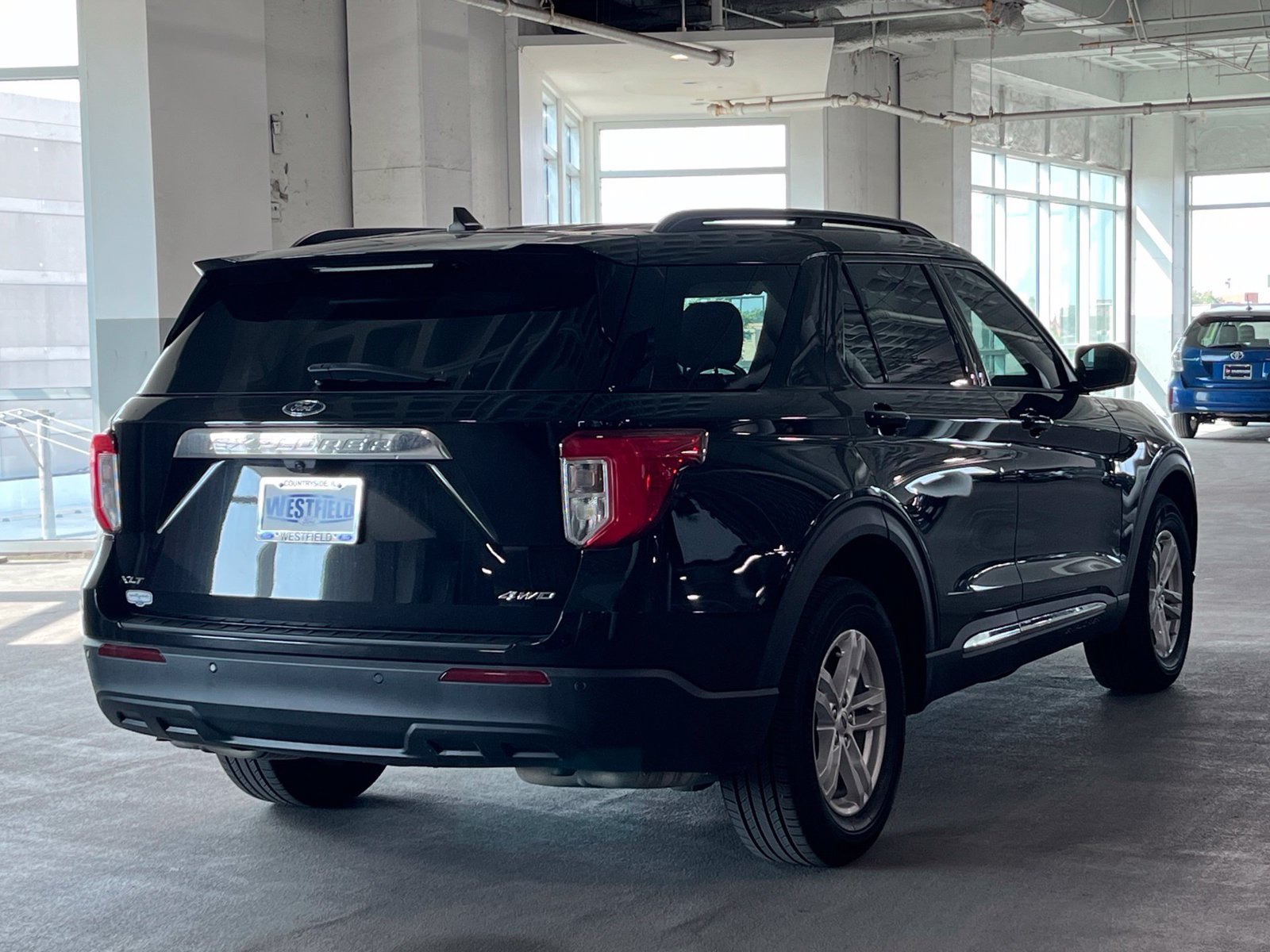 Used 2021 Ford Explorer XLT AWD/4WD image 12