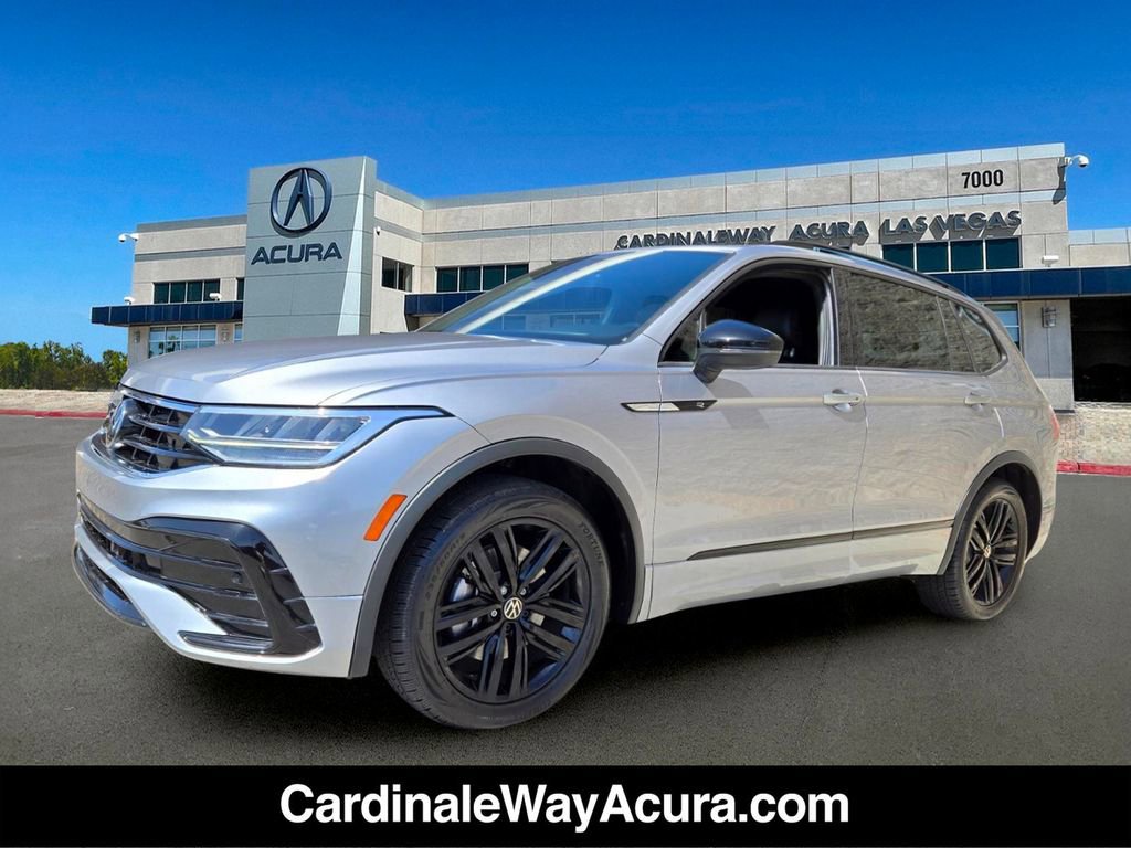 Used 2022 Volkswagen Tiguan SE R-Line FWD image 2