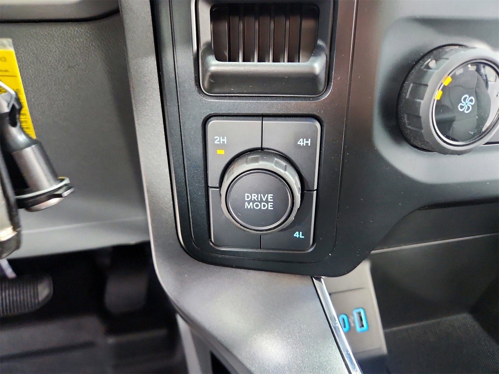 Used 2023 Ford F150 XLT w/ XTR Package image 25