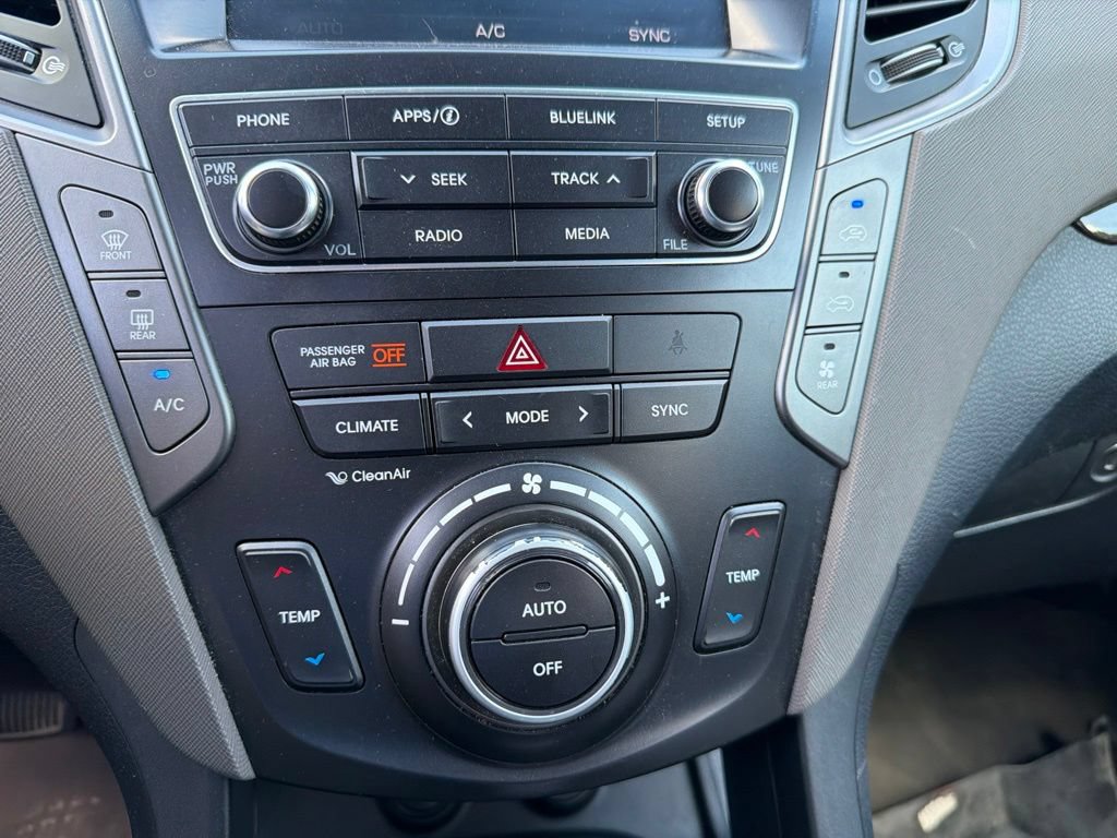 Used 2017 Hyundai Santa Fe SE w/ Cargo Package AWD/4WD image 22