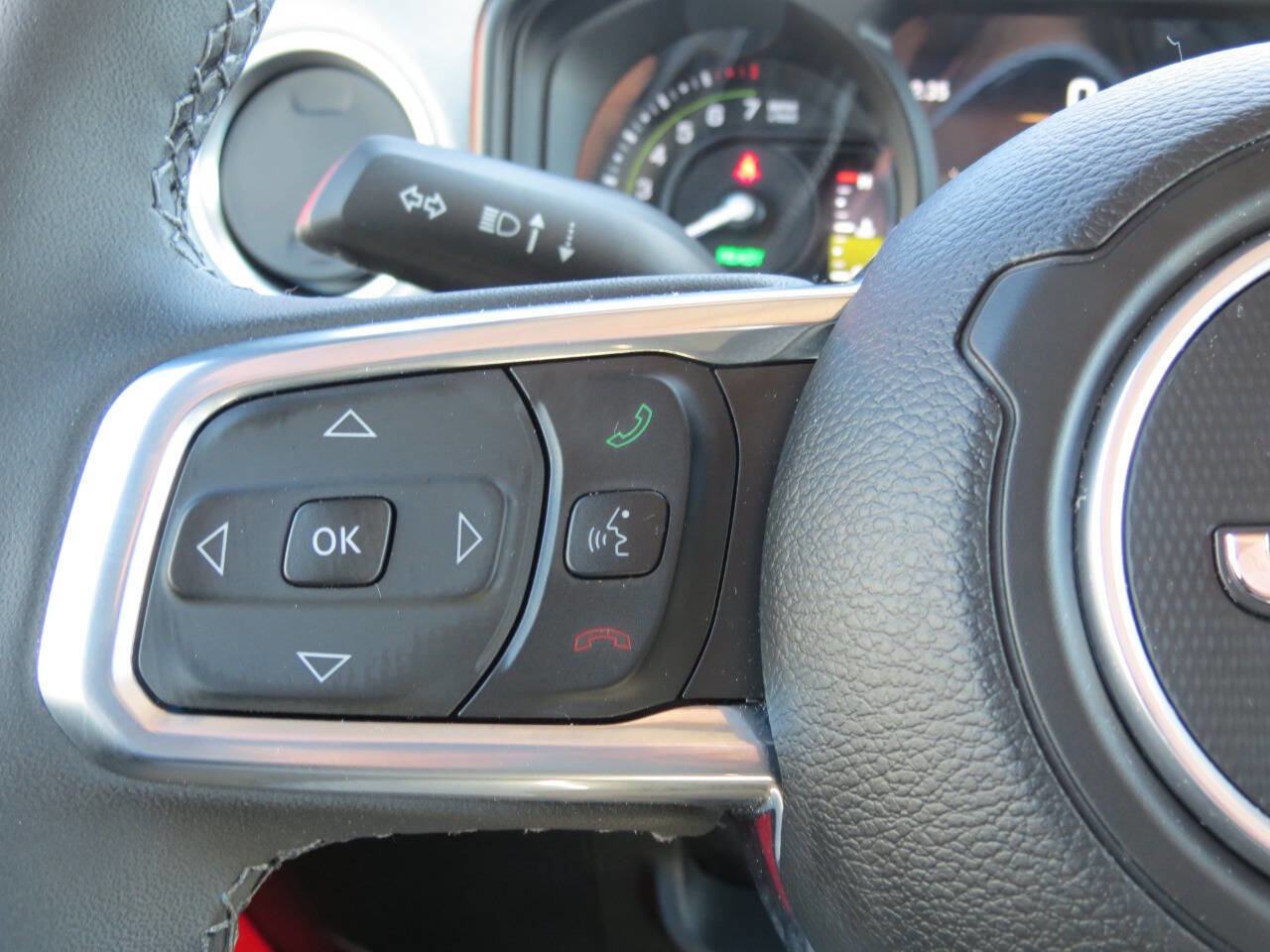 Used 2025 Jeep Wrangler Unlimited Sahara image 10