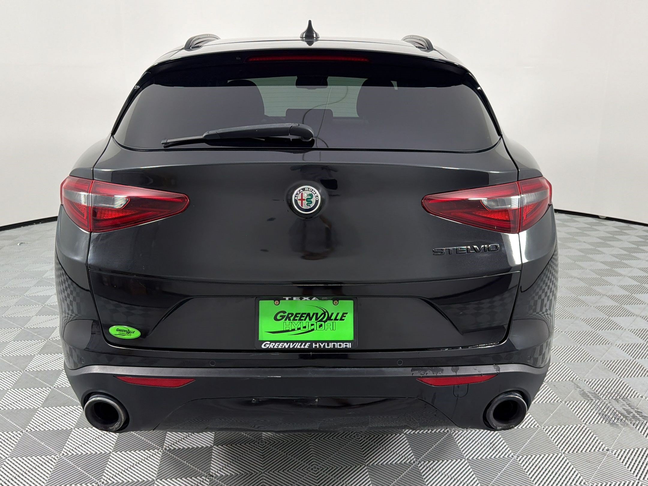 Used 2021 Alfa Romeo Stelvio Sprint w/ Nero Edizione RWD image 10