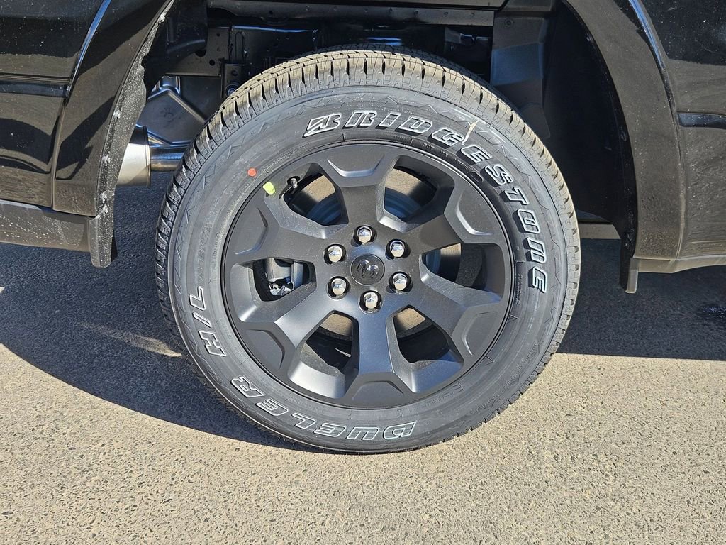 New 2026 RAM 1500 4x4 Crew Cab image 9