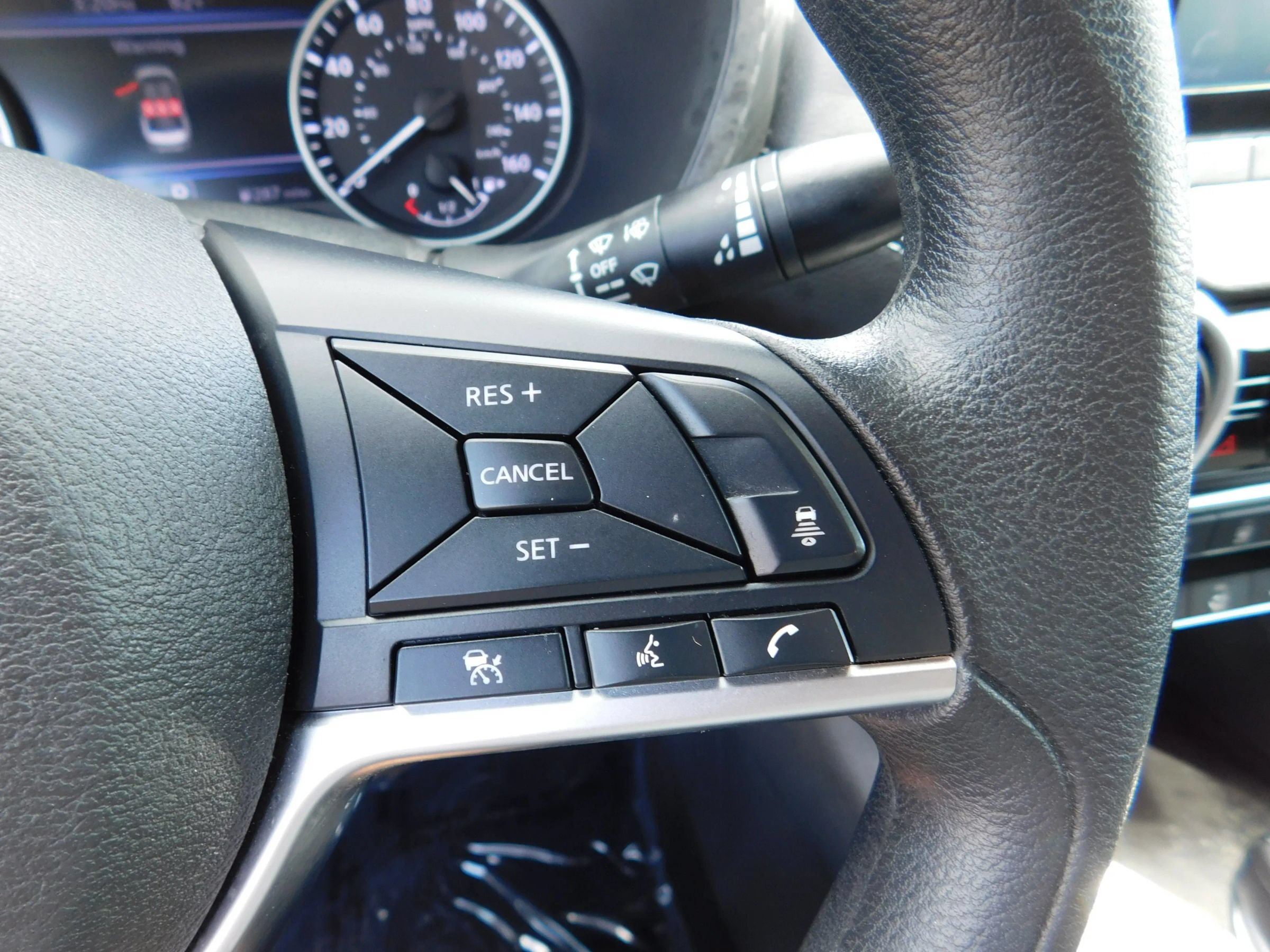Used 2025 Nissan Sentra SV FWD image 19