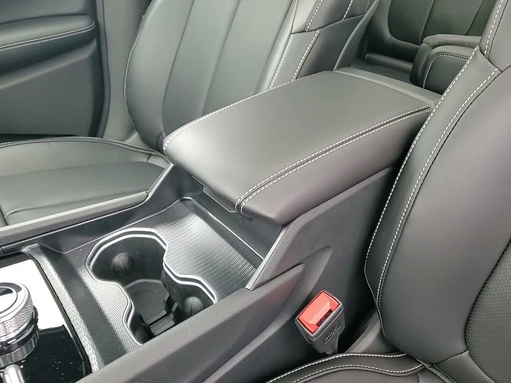 New 2025 Jeep Grand Cherokee Limited w/ Luxury Tech Group II image 30