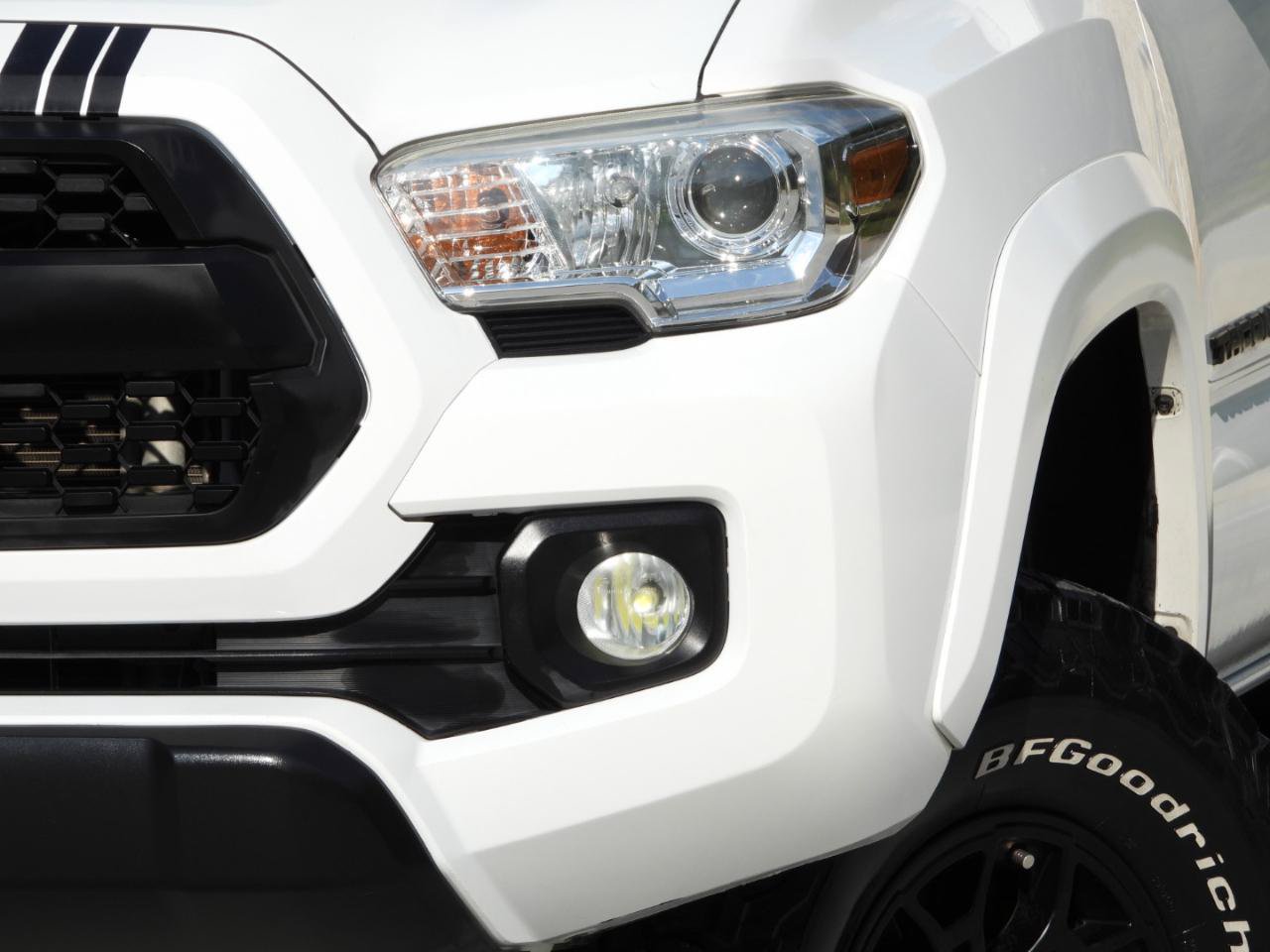 Used 2021 Toyota Tacoma SR5 RWD image 5