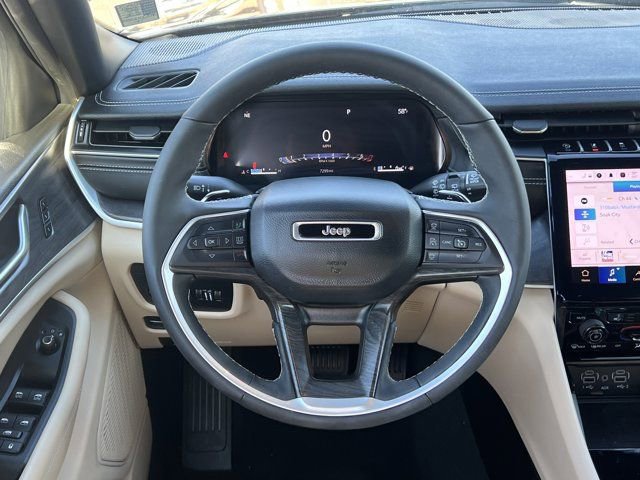 Certified 2024 Jeep Grand Cherokee Limited w/ Luxury Tech Group II image 30