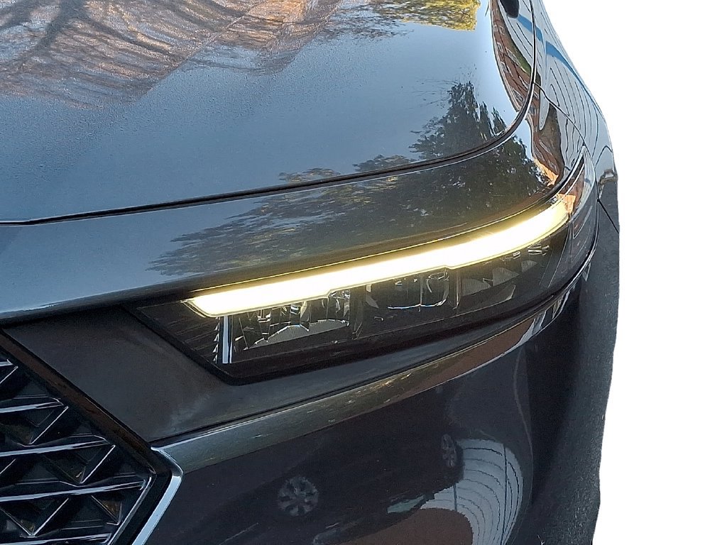 Used 2023 Honda Accord EX image 11