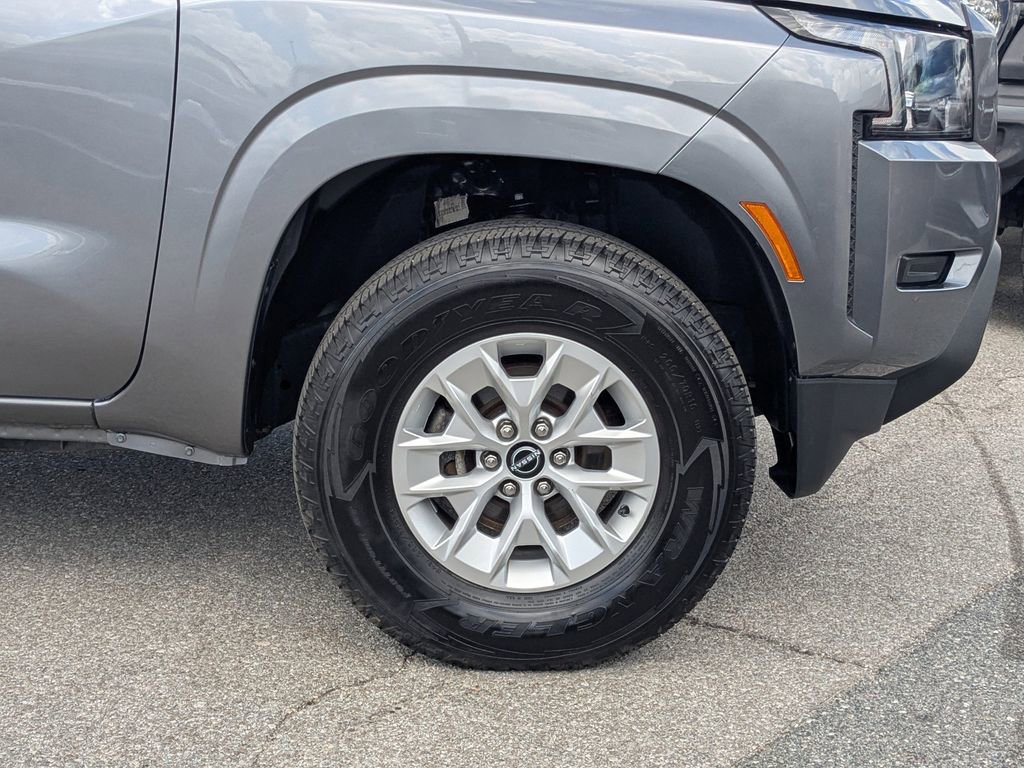Used 2024 Nissan Frontier SV image 8