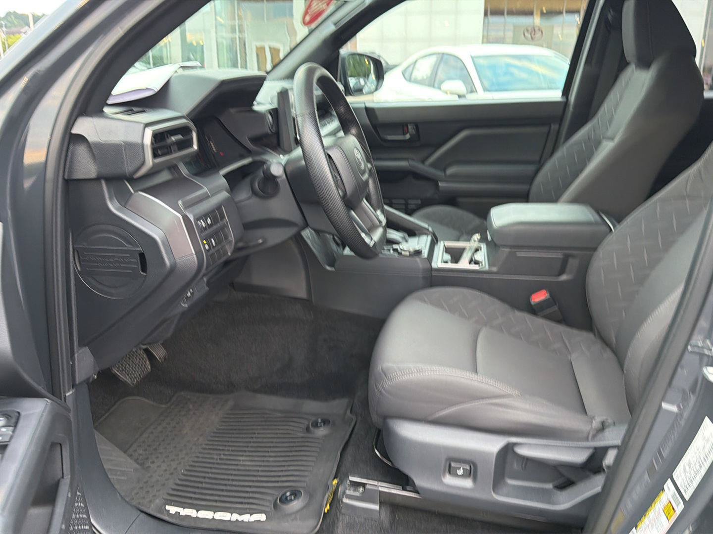 Certified 2025 Toyota Tacoma SR5 AWD/4WD image 10