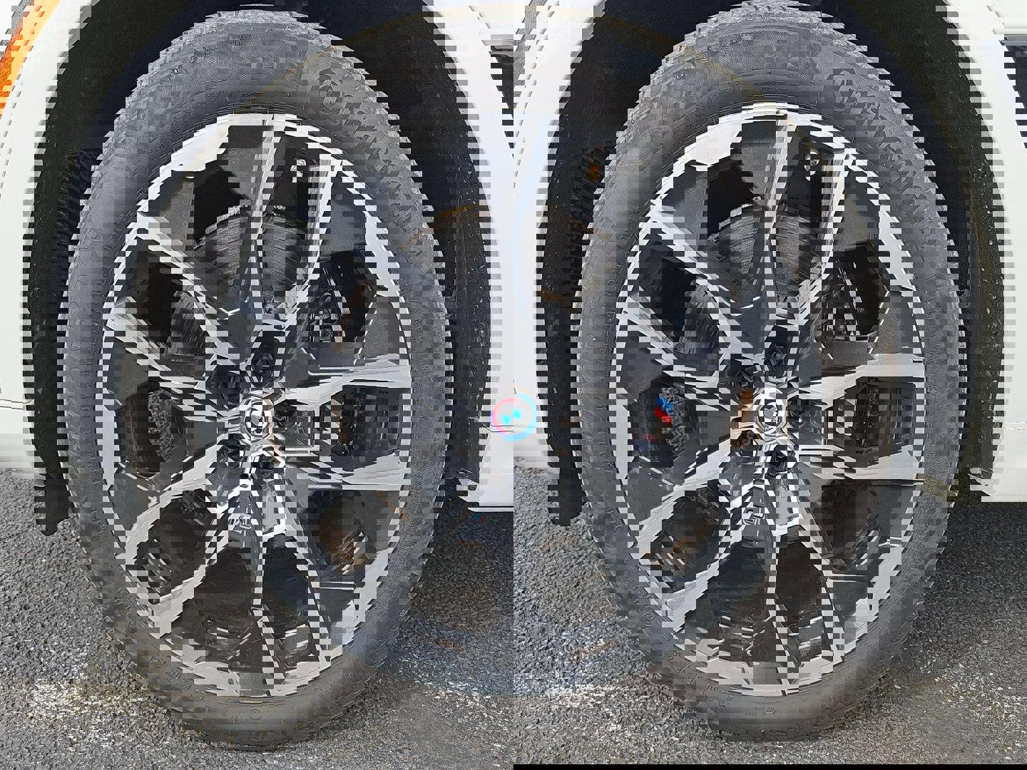 Used 2023 BMW X7 M60i w/ Executive Package image 17