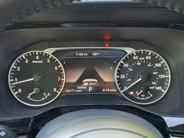 Used 2024 Nissan Pathfinder SV w/ SV Premium Package image 16