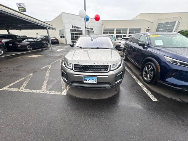 Used 2018 Land Rover Range Rover Evoque SE AWD/4WD image 4