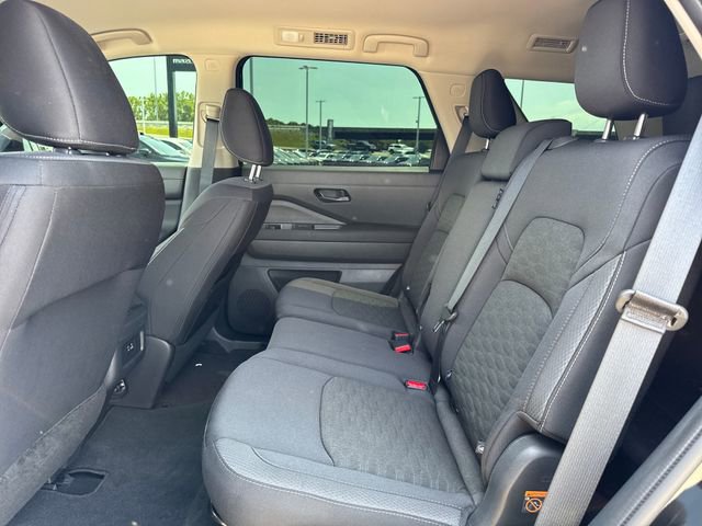 Used 2024 Nissan Pathfinder S AWD/4WD image 11
