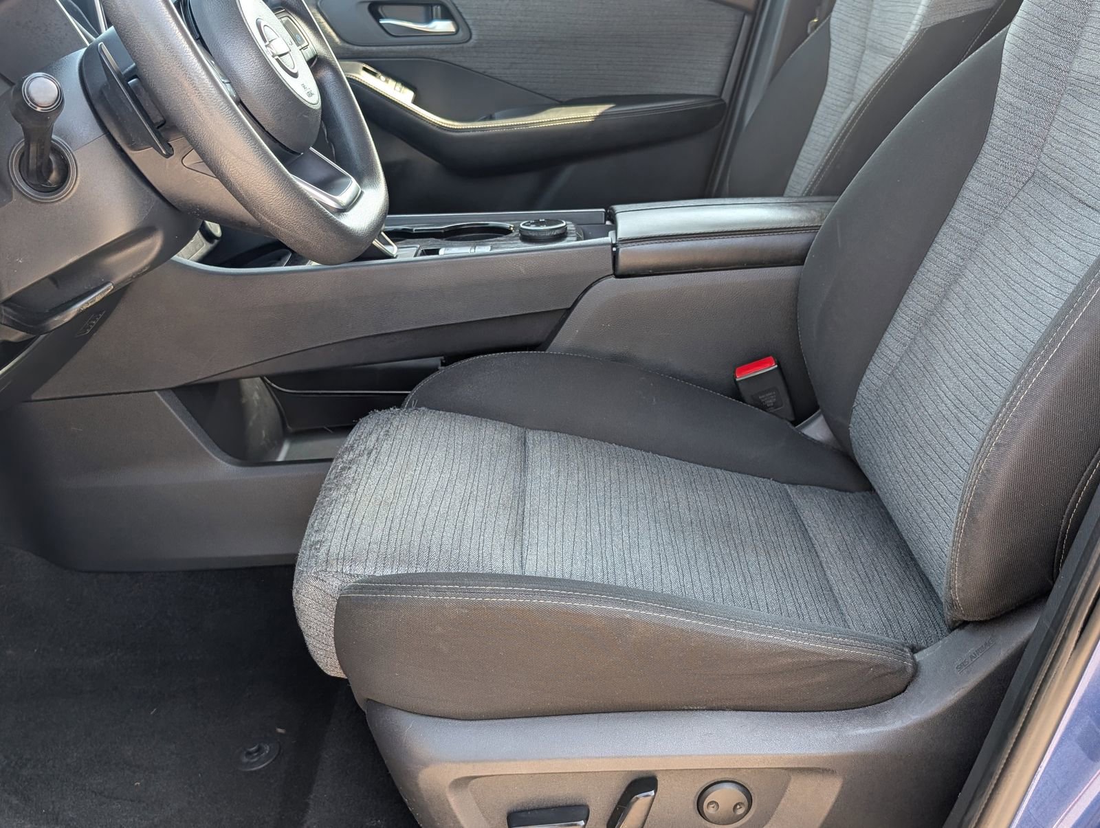 Used 2023 Nissan Rogue SV image 15