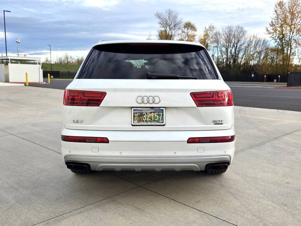 Used 2017 Audi Q7 3.0T Prestige AWD/4WD image 6