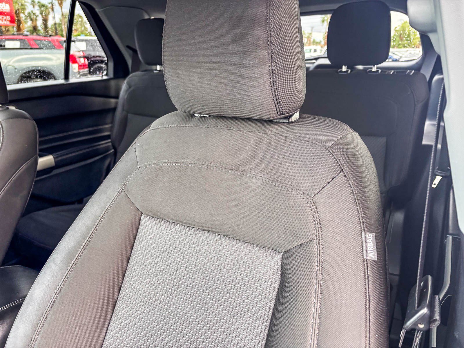 Used 2022 Ford Explorer XLT image 24