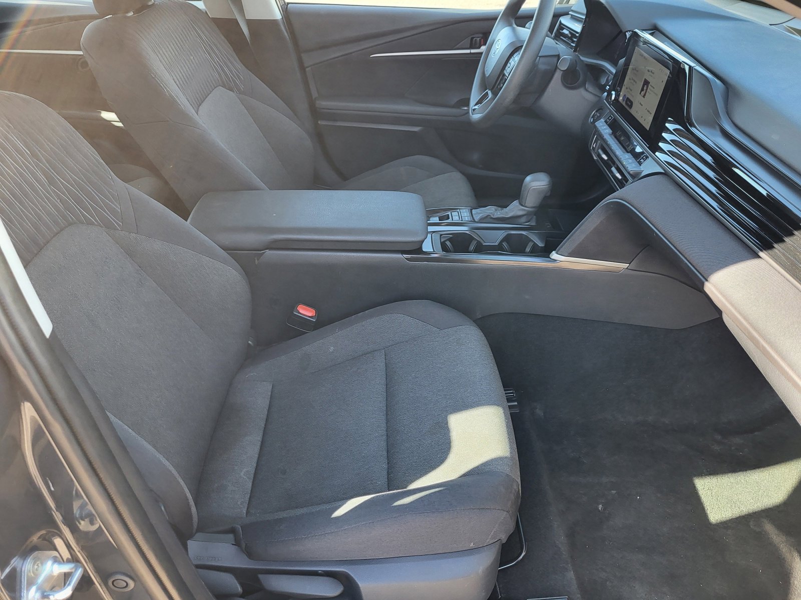 Used 2025 Toyota Camry LE image 23