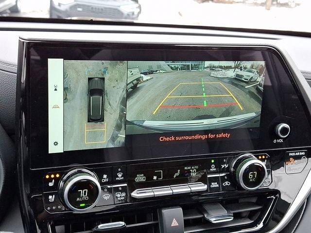 Used 2025 Toyota Highlander Platinum image 19