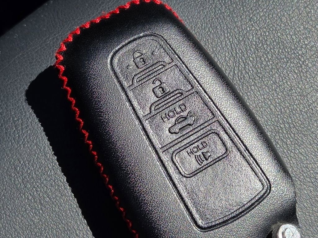 Used 2019 Toyota RAV4 XLE Premium w/ Advanced Technology Package image 39