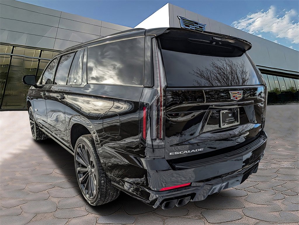 Used 2025 Cadillac Escalade ESV V image 3