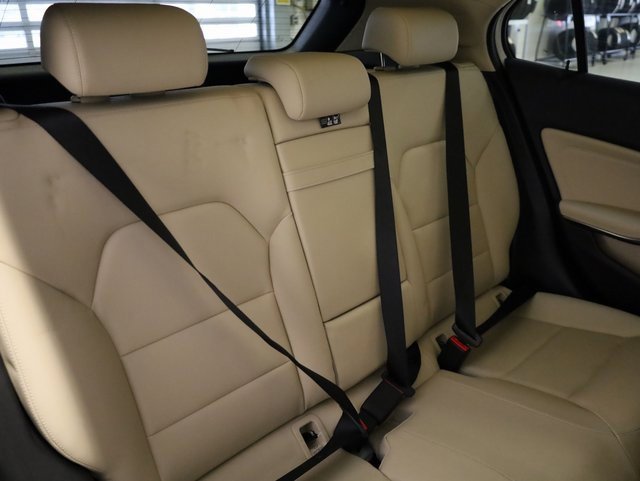 Used 2020 Mercedes-Benz GLA 250 4MATIC image 31