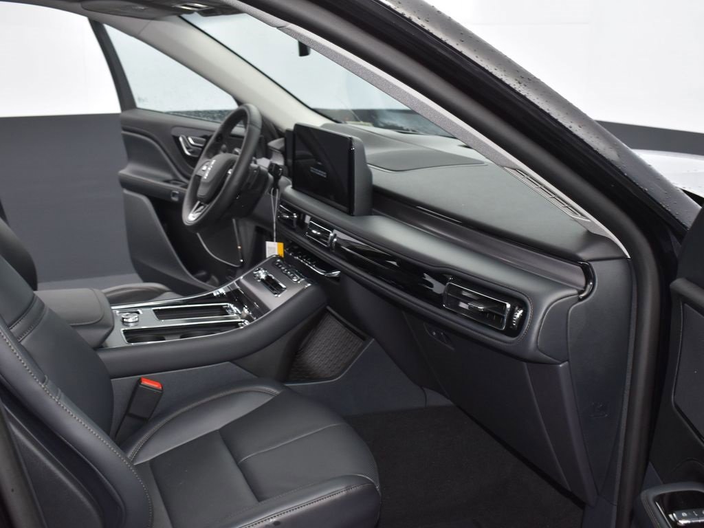 Used 2025 Lincoln Aviator AWD w/ Jet Appearance Package image 13