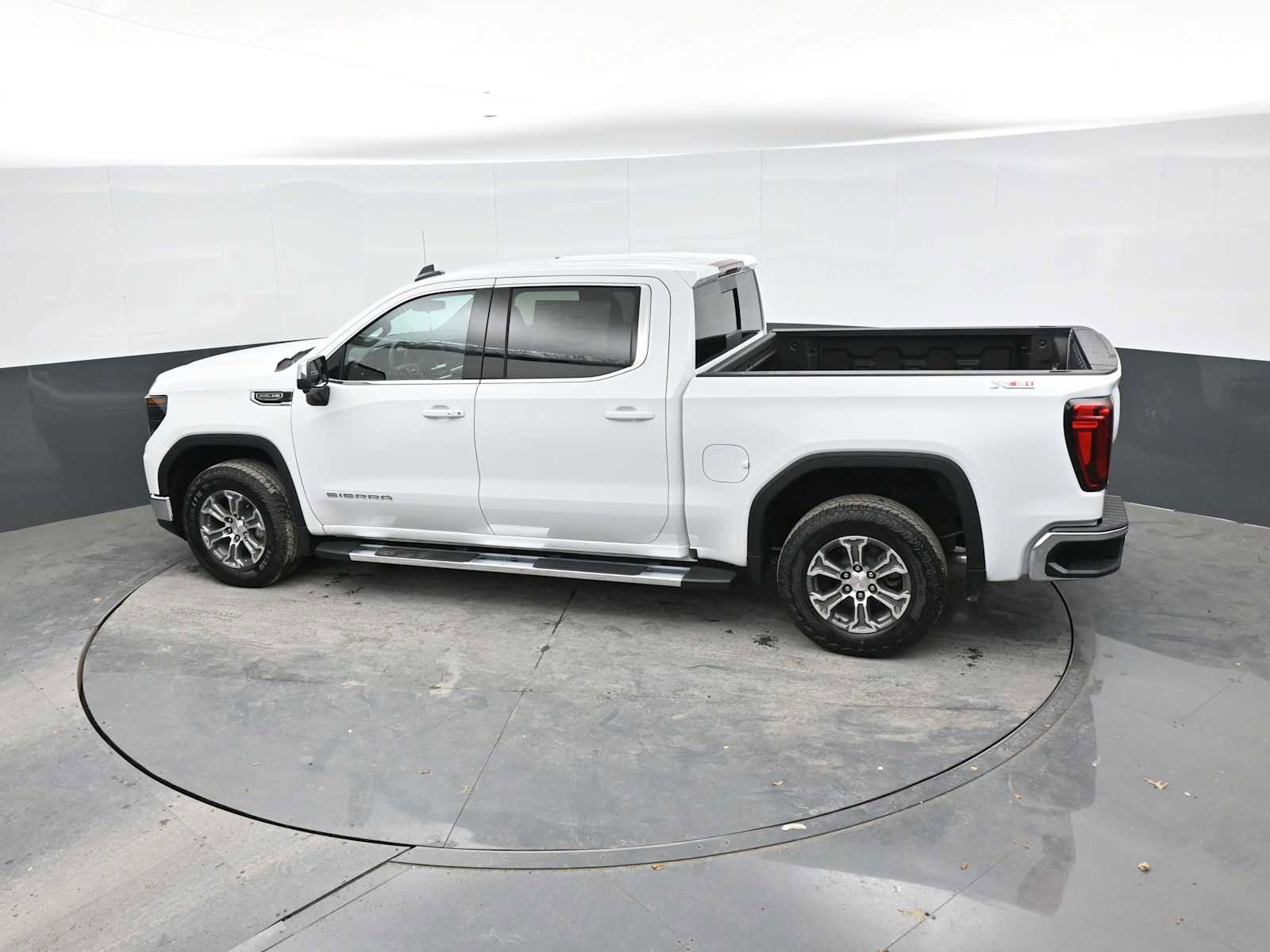 New 2026 GMC Sierra 1500 SLE image 30