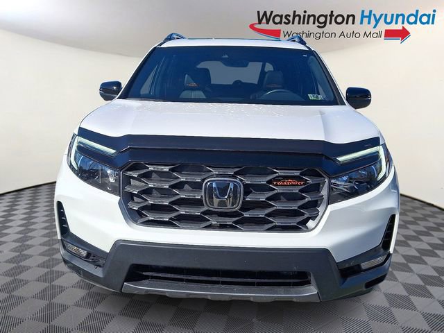 Used 2024 Honda Passport TrailSport image 2