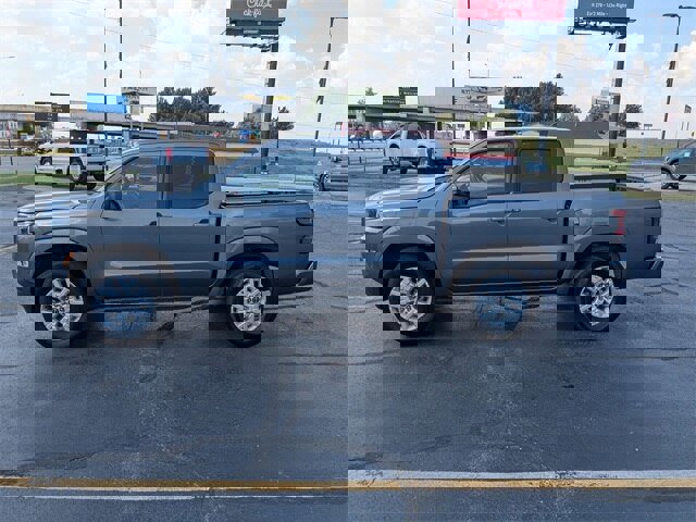 Used 2024 Nissan Frontier SV w/ SV Convenience Package image 4