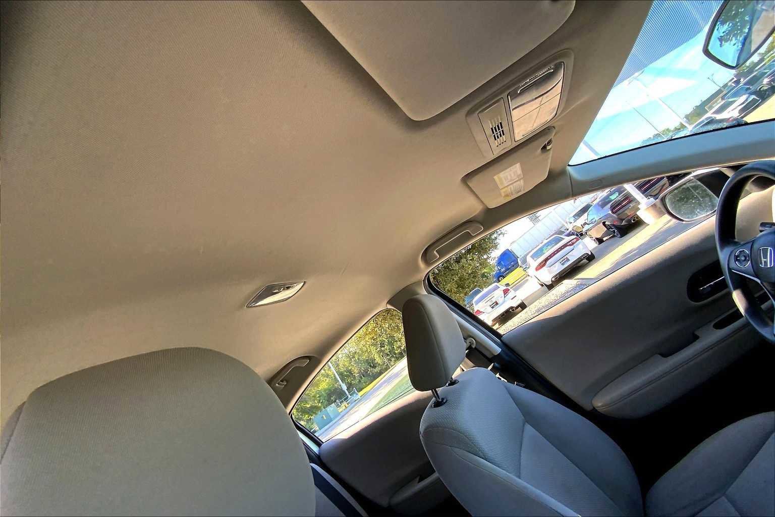 Used 2018 Honda HR-V LX image 12