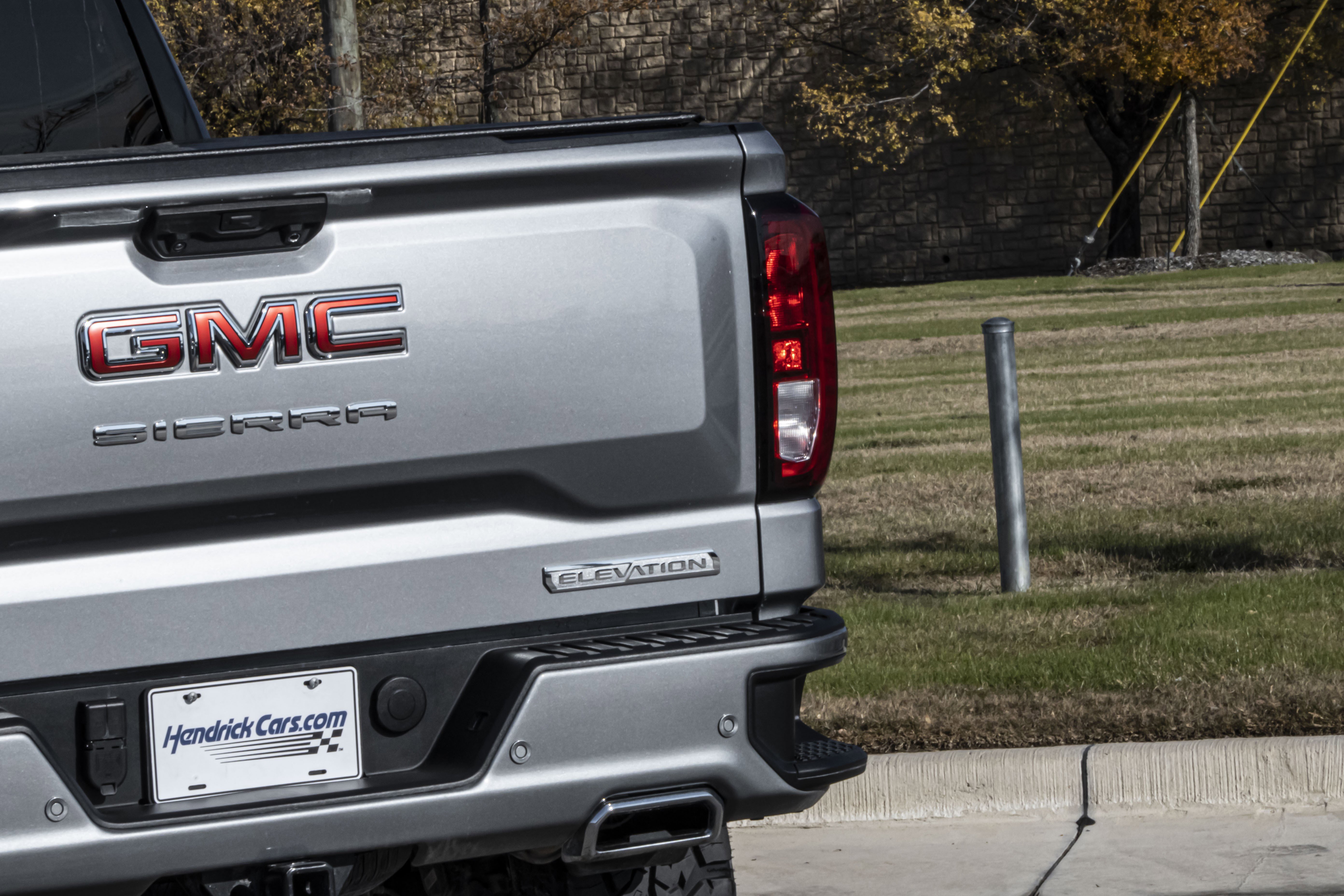 Used 2025 GMC Sierra 1500 Elevation image 9