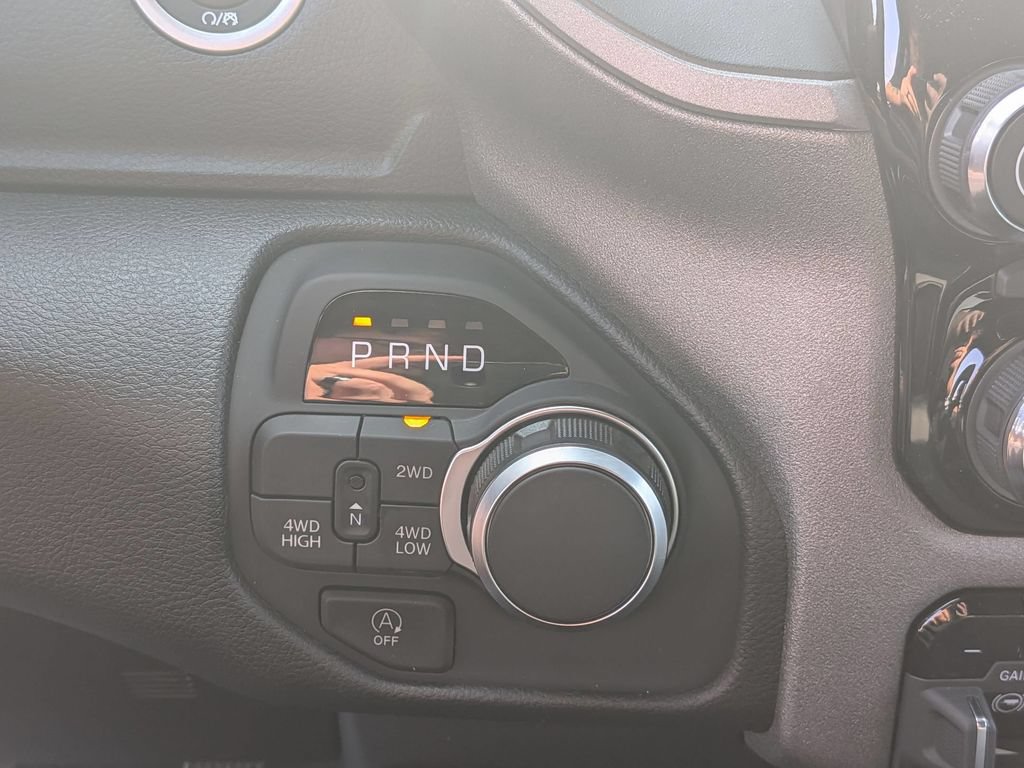 New 2026 RAM 1500 Express AWD/4WD image 21
