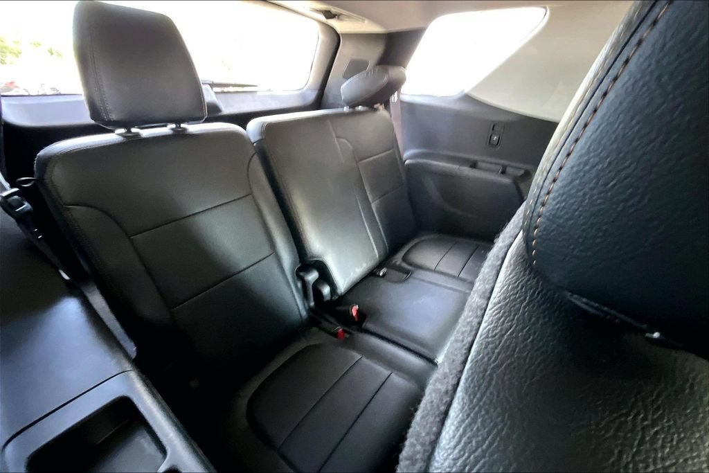 Used 2019 Chevrolet Traverse LT FWD image 38
