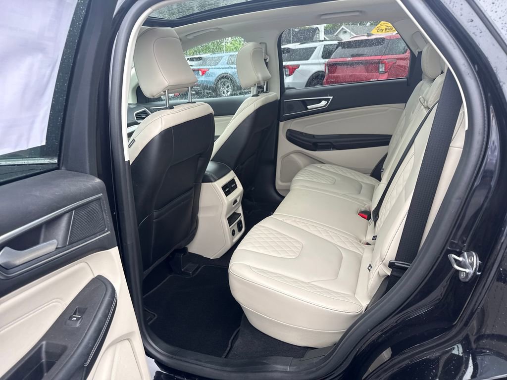 Used 2024 Ford Edge Titanium w/ Equipment Group 301A AWD/4WD image 16